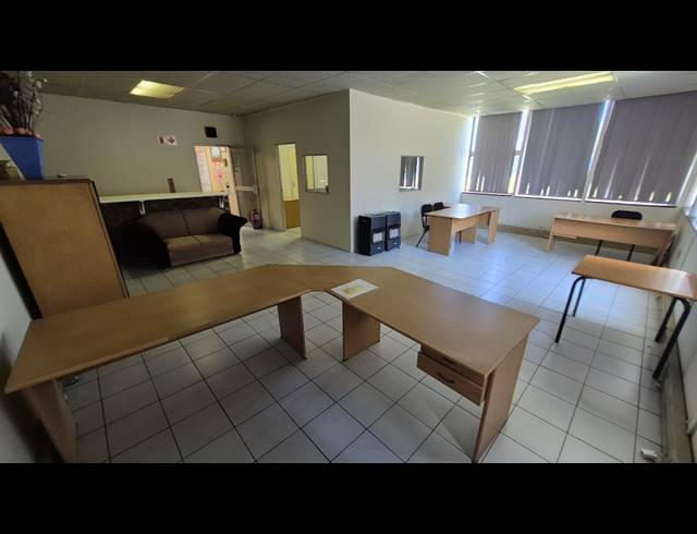 8,000M² VACANT LAND TO LET IN ANDERBOLT
